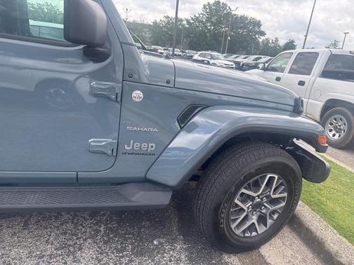 2024 Jeep Wrangler 4-Door Sahara 4x4