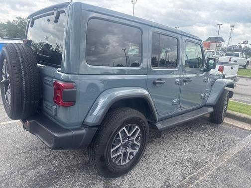 2024 Jeep Wrangler 4-Door Sahara 4x4
