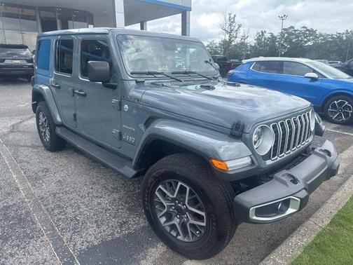 2024 Jeep Wrangler 4-Door Sahara 4x4