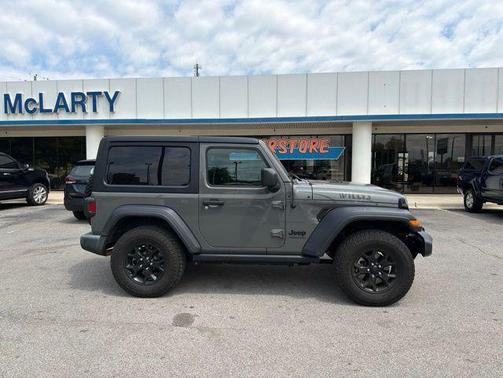 Sting-Gray Clearcoat 2020 Jeep Wrangler Willys 4x4
