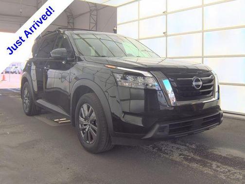Super Black 2022 Nissan Pathfinder SV 4WD