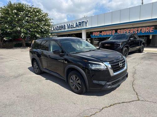 Super Black 2022 Nissan Pathfinder SV 4WD