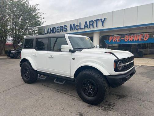 OXFORD WHITE 2022 Ford Bronco Wildtrak