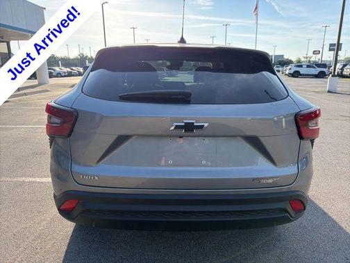 Sterling Gray Metallic 2026 Chevrolet Trax LS