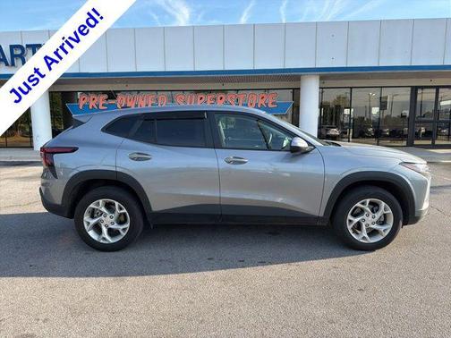 Sterling Gray Metallic 2026 Chevrolet Trax LS