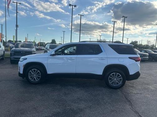 2023 Chevrolet Traverse LT Cloth