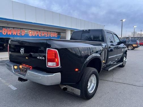 2017 RAM 3500 Laramie Crew Cab 4x4 8' Box