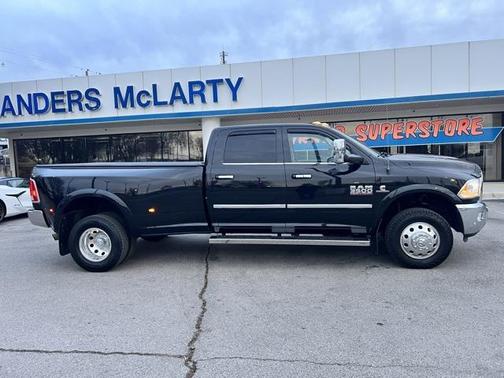 2017 RAM 3500 Laramie Crew Cab 4x4 8' Box
