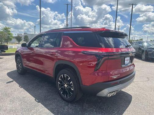 Radiant Red Tintcoat 2026 Chevrolet Traverse LT