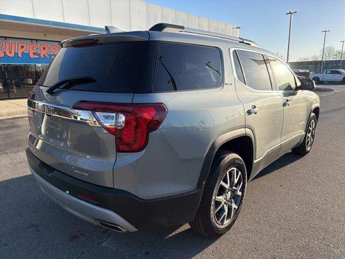 2023 GMC Acadia AWD SLT