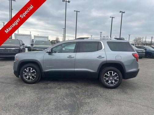 Sterling Metallic 2023 GMC Acadia AWD SLT