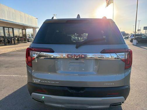 2023 GMC Acadia AWD SLT