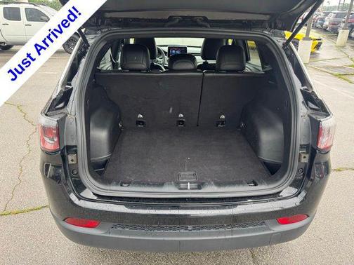 Diamond Black Crystal Pearlcoat 2024 Jeep Compass Latitude