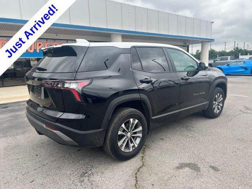 Mosaic Black Metallic 2025 Chevrolet Equinox 1LT
