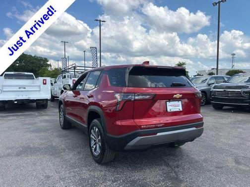 Radiant Red Tintcoat 2026 Chevrolet Equinox 1LT