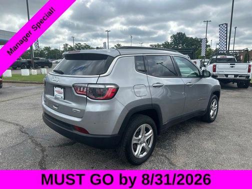 White 2024 Jeep Compass Latitude