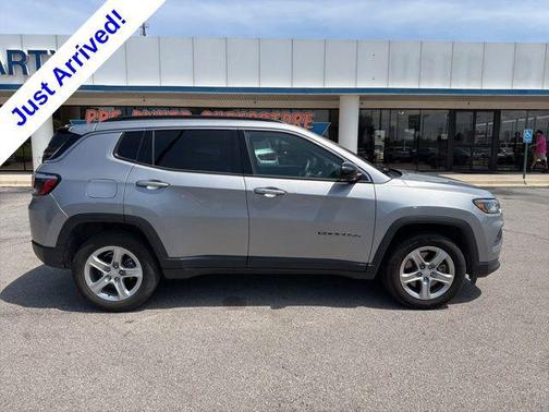 White 2024 Jeep Compass Latitude