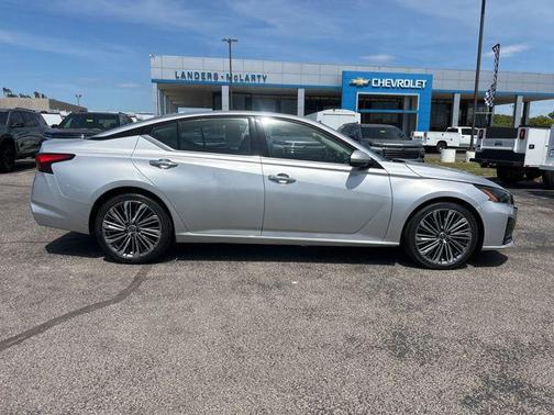 2023 Nissan Altima 2.5 SL