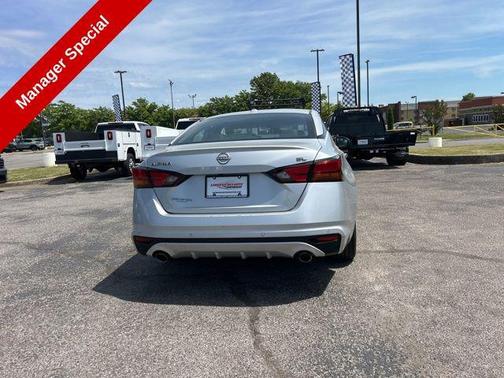 Brilliant Silver Metallic 2023 Nissan Altima 2.5 SL