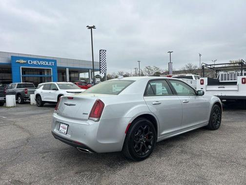2021 Chrysler 300 Touring