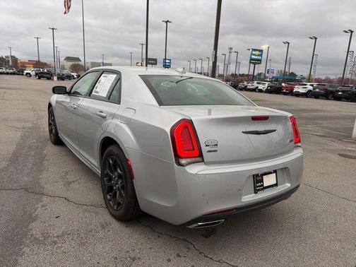 2021 Chrysler 300 Touring
