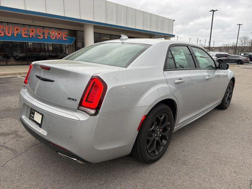 2021 Chrysler 300 Touring
