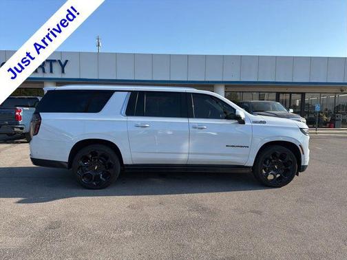 Polar White Tricoat 2026 Chevrolet Suburban High Country, 4WD