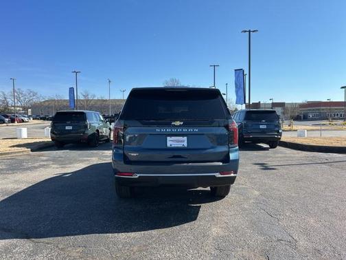 2025 Chevrolet Suburban LS