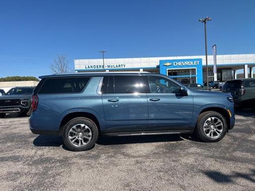 2025 Chevrolet Suburban LS