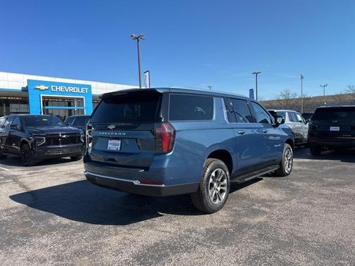 2025 Chevrolet Suburban LS