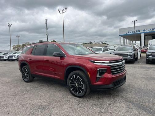 Radiant Red Tintcoat 2026 Chevrolet Traverse LT