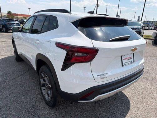 Summit White 2026 Chevrolet Trax LT