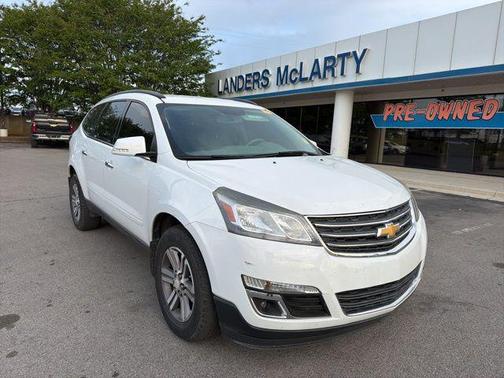 Summit White 2017 Chevrolet Traverse 1LT