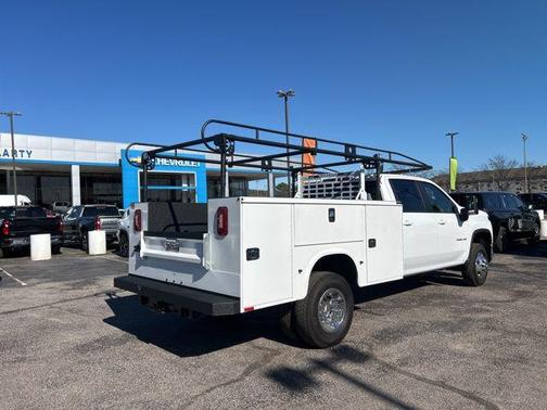 Summit White 2026 Chevrolet Silverado 3500 LT