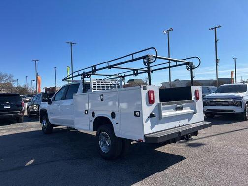 Summit White 2026 Chevrolet Silverado 3500 LT