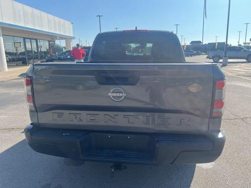 2022 Nissan Frontier S