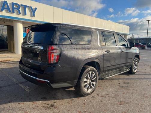 2023 Chevrolet Suburban LT