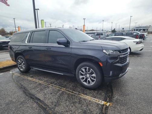 2023 Chevrolet Suburban LT