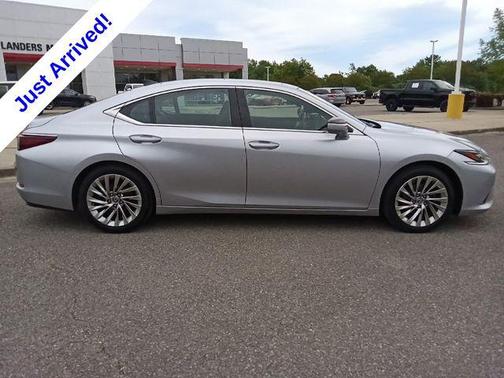 Iridium 2022 Lexus ES 350 Ultra Luxury
