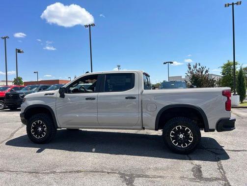 White Sands 2026 Chevrolet Silverado 1500 ZR2