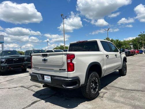 White Sands 2026 Chevrolet Silverado 1500 ZR2