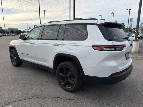 Bright White Clearcoat 2023 Jeep Grand Cherokee L Altitude