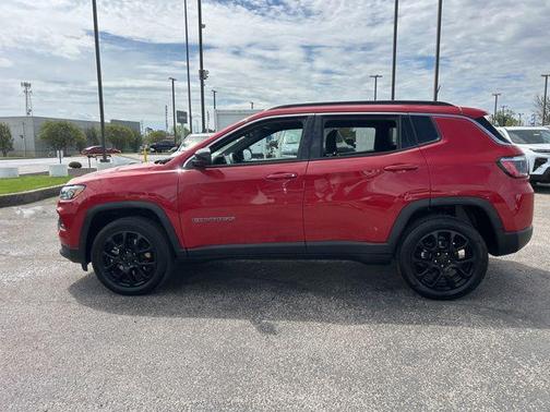 Redline Pearlcoat 2023 Jeep Compass Latitude Lux