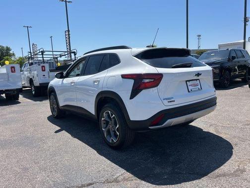 Summit White 2024 Chevrolet Trax LT