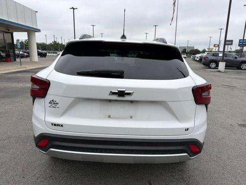 Summit White 2024 Chevrolet Trax LT