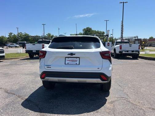 Summit White 2024 Chevrolet Trax LT
