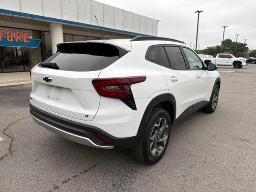 Summit White 2024 Chevrolet Trax LT