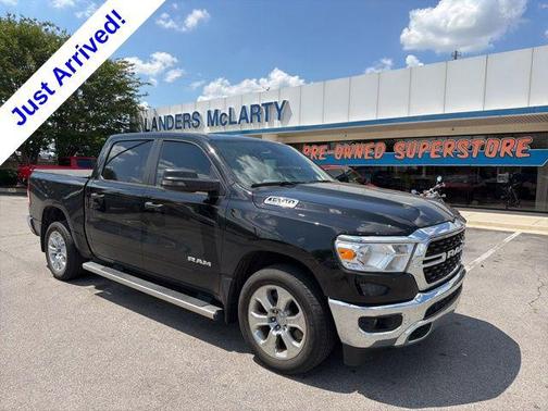 Diamond Black Crystal Pearlcoat 2024 RAM 1500 Big Horn/Lone Star