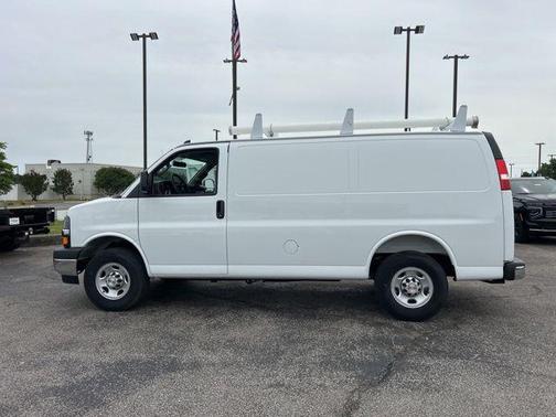 Summit White 2026 Chevrolet Express 2500 Work Van