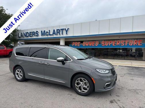 Ceramic Gray Clearcoat 2023 Chrysler Pacifica Limited